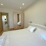 Otel семеен сирена
