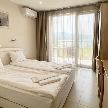 семеен сирена ホテル