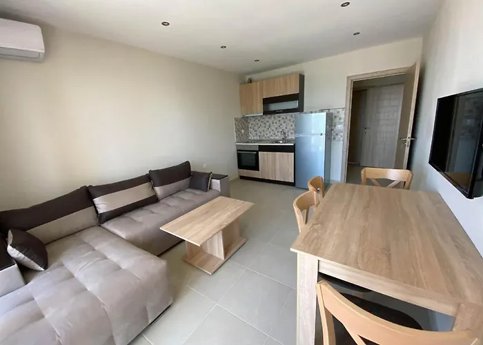 семеен сирена 酒店 *