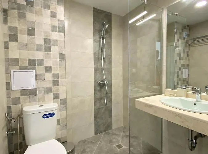 семеен сирена 酒店 阿赫托波尔