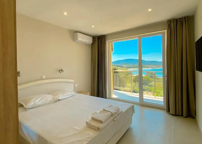 семеен сирена 酒店 阿赫托波尔