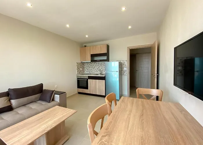 семеен сирена 阿赫托波尔