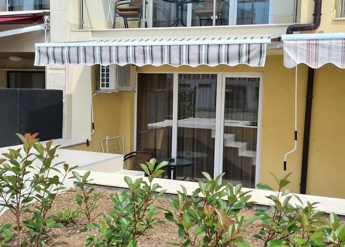 семеен сирена 阿赫托波尔