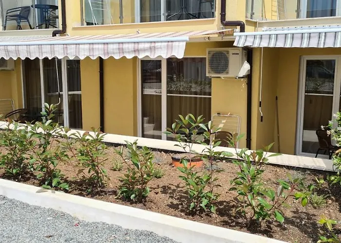 семеен сирена 阿赫托波尔