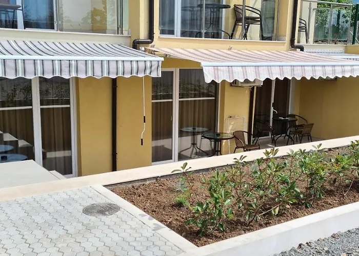 семеен сирена 阿赫托波尔