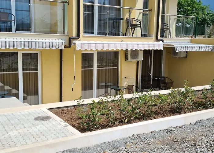 семеен сирена * 阿赫托波尔