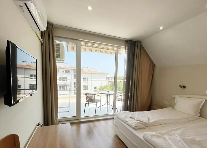 семеен сирена 酒店 阿赫托波尔