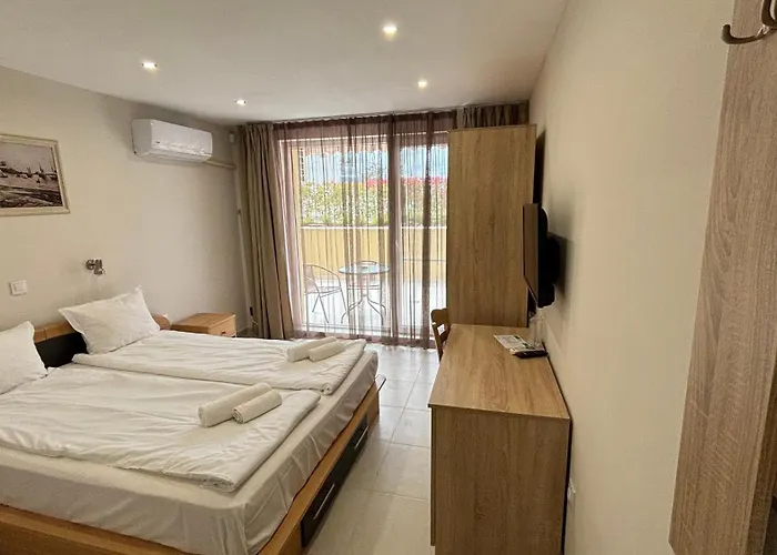 семеен сирена 酒店 *