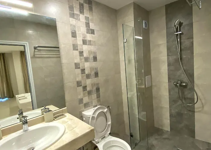 семеен сирена 阿赫托波尔