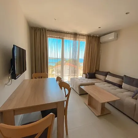 семеен сирена 호텔 아크토폴