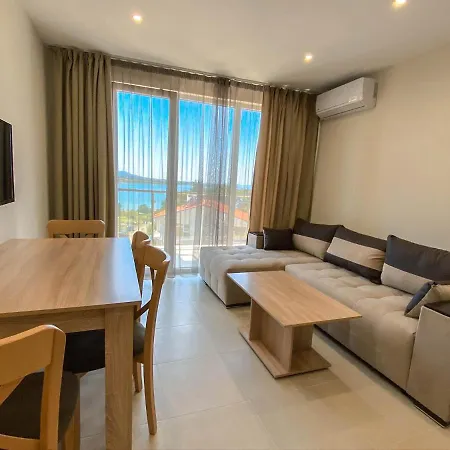 Hotel семеен сирена *