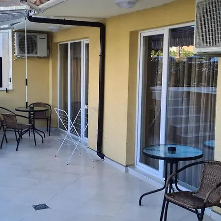 Hotel семеен сирена *