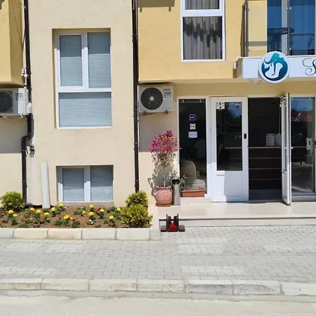 Hotel семеен сирена