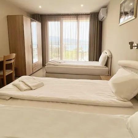 Hotel семеен сирена *