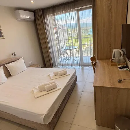 Hotel семеен сирена Ahtopol