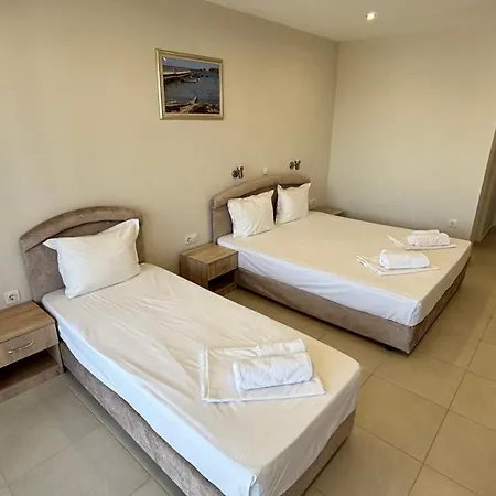 Hotel семеен сирена