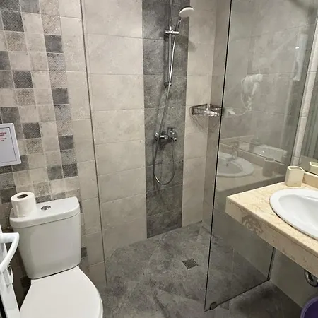 семеен сирена Hotell *