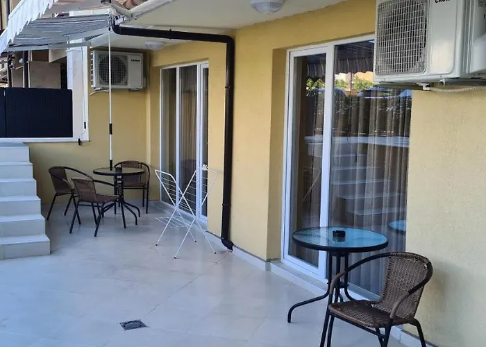 Hotel семеен сирена *